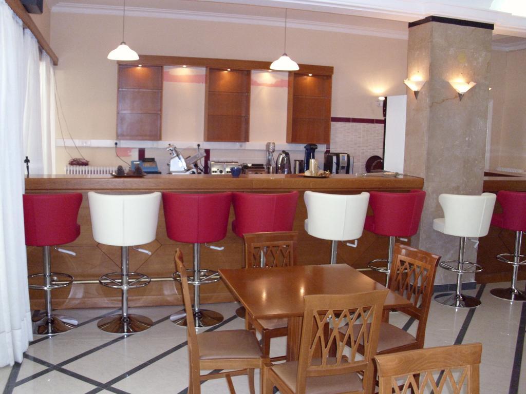 Hotel Cybele Pefki Athén Kültér fotó