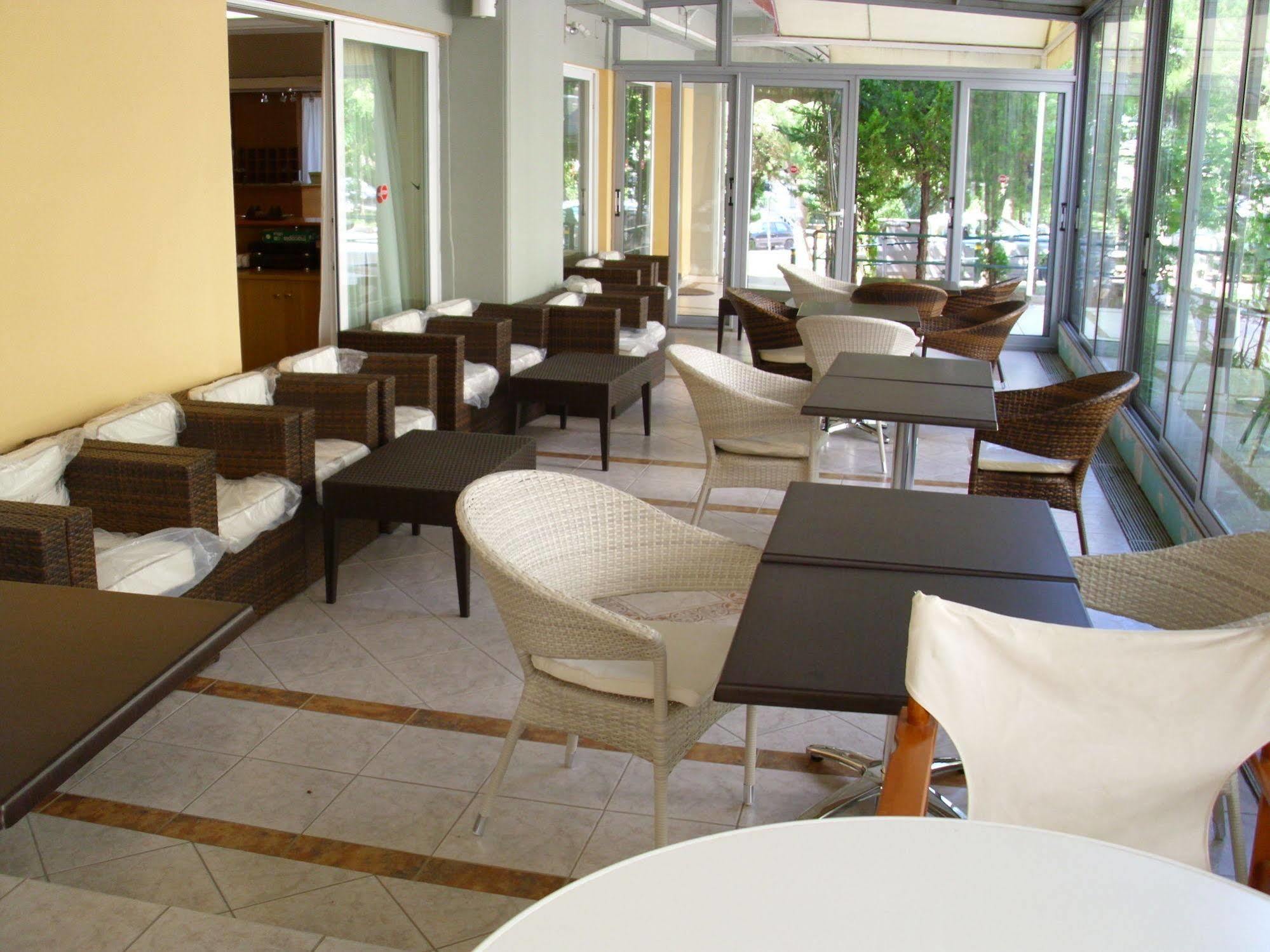 Hotel Cybele Pefki Athén Kültér fotó