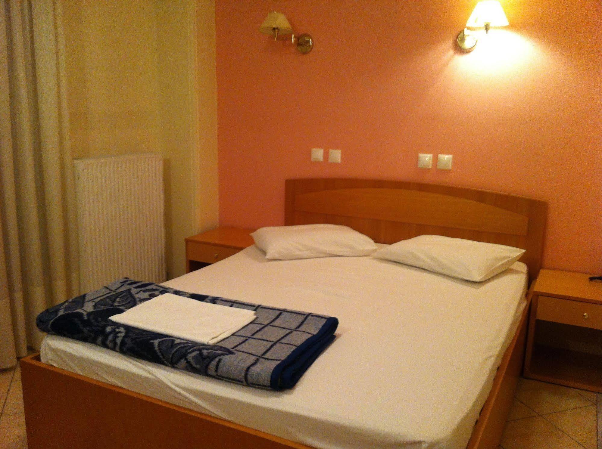 Hotel Cybele Pefki Athén Kültér fotó
